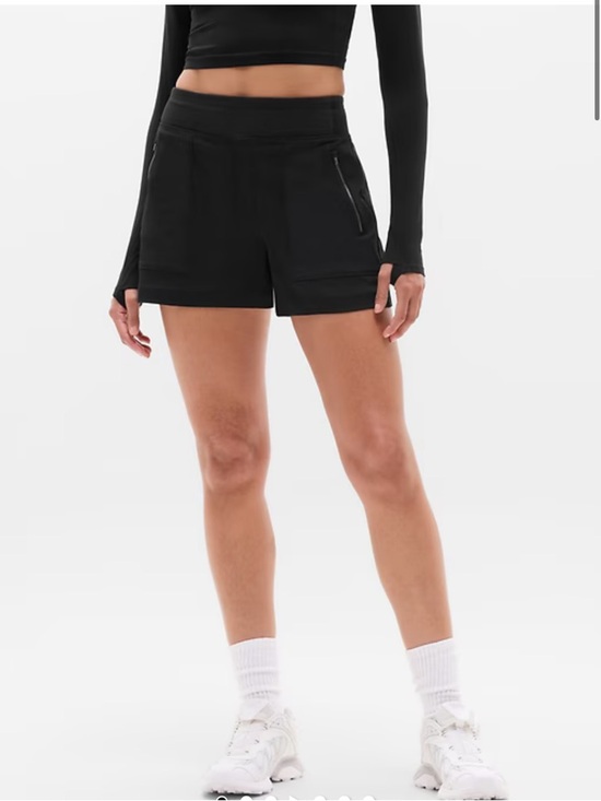 Athleta Pants - Athleta Trekkie North Short in Black, 6